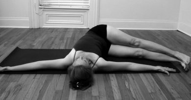 Jathara parivartanasana : posture de torsion du ventre