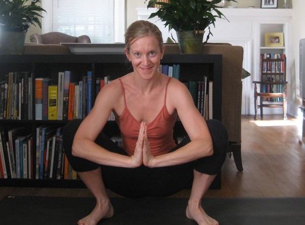 Malasana : posture de la guirlande