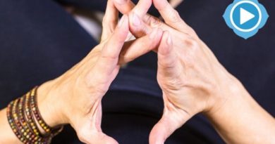 Surabhi Mudra : le geste qui réalise les vœux