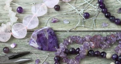 lithothérapie avec pierres violettes